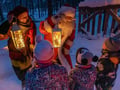 Meet Santa Claus & Mrs. Claus in a Secret Hideaway, Levi ®